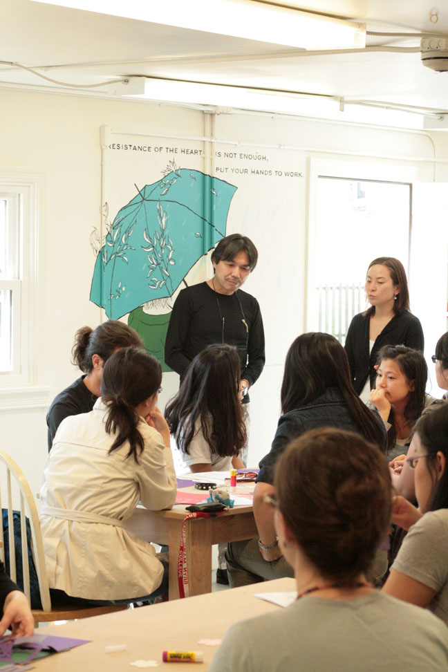 shu kubo talking with students